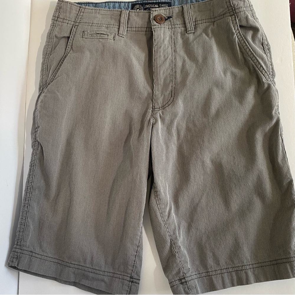 American Eagle Outfitters Men’s grey pinstripe Shorts size 26 waist